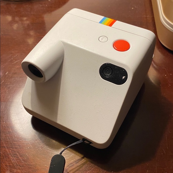 Polaroid Go Camera - Picture 2 of 2